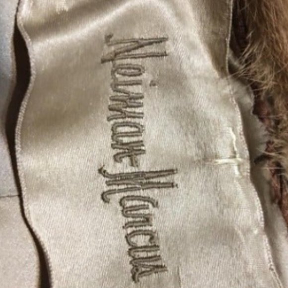 DISCOUNTED/ Mink Wrap and mink belt/Neiman Marcus - Picture 7 of 9
